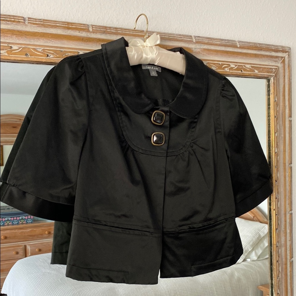 Apt. 9 Black Cape with Modern Design and Relaxed Fit